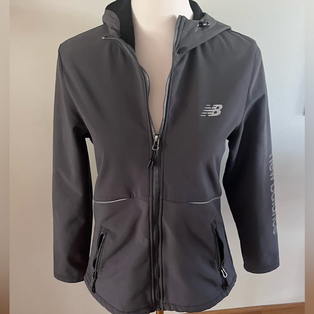 New Balance Womens Hooded Jacket Small Gray Polyester Stetch Zip Pockets